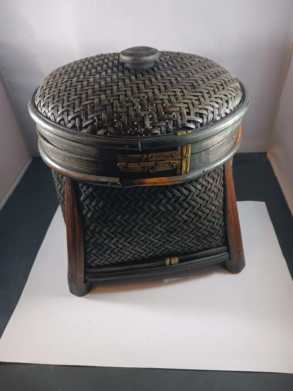Vintage Straw Woven Container With Metal Clasp